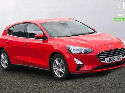 Gebraucht Ford Focus Zetec 125 PS (91 kW) 2021 Rot Kleinwagen