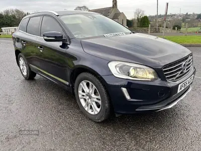 Begagnad Volvo XC60 SE Lux 190 HK (139 kW) 2015 Blå SUV