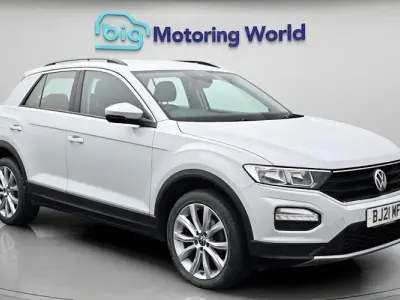 Usado VW T-Roc SE 150 HP (110 kW) 2021 Prateado SUV