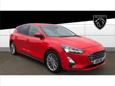 Used Ford Focus Titanium X 120 HP (88 kW) 2019 Red Hatchback