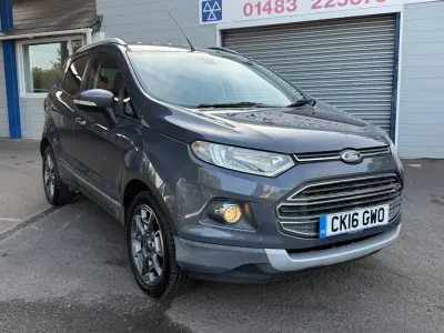 Usado Ford Ecosport Titanium 95 CV (69 kW) 2016 Gris SUV
