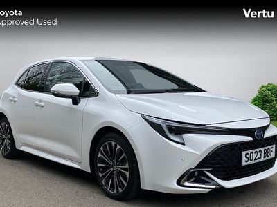 Used Toyota Corolla Design 138 HP (101 kW) 2023 White Hatchback