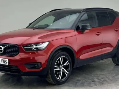 Used Volvo XC40 R-Design 150 HP (110 kW) 2019 Red SUV