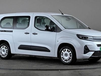 Used Vauxhall Combo Design Edition 100 kW (136 HP) 2025 White MPV