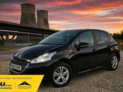 Used Peugeot 208 Active 82 HP (60 kW) 2015 Black Hatchback