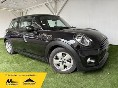 Black Used 2018 Mini Cooper Classic Hatchback | £8,695 (Fair price)
