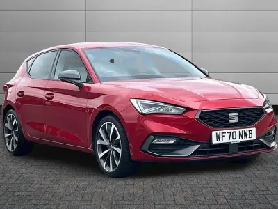 Used Seat Leon FR First Edition 148 HP (108 kW) 2020 Desire red Hatchback