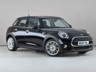 Używany Mini Cooper Hatch 136 KM (100 kW) 2018 Czarny Hatchback