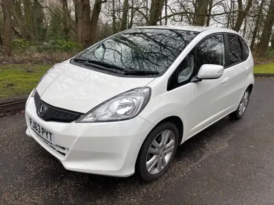 Second-hand Honda Jazz ES 99 CP (72 kW) 2013 Alb Hatchback