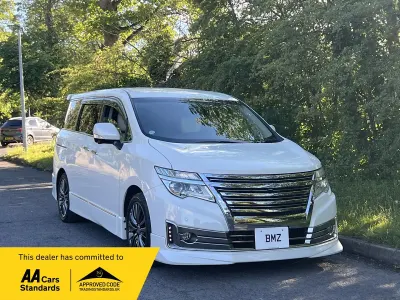 Used Nissan Elgrand Performance 300 HP (220 kW) 2015 White MPV