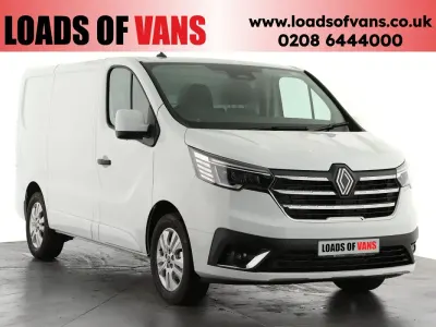 Begagnad Renault Trafic 2024 Vit Minibuss