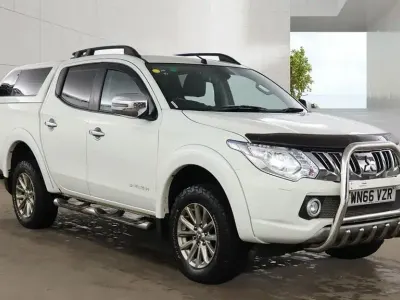 Used Mitsubishi L200 2016 White Pickup