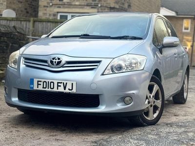 Blue Used 2010 Toyota Auris Hatchback | £2,795 (Good price)