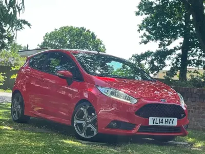 Used Ford Fiesta ST 182 HP (133 kW) 2014 Red Hatchback