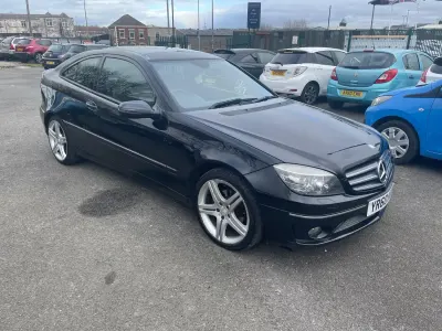 Käytetty Mercedes CLC220 2010 Musta Viistoperä