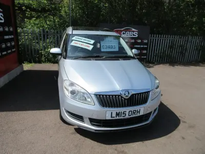Usado Skoda Roomster SE 105 HP (77 kW) 2015 Prateado Monovolume