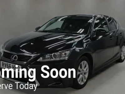 Usado Lexus CT200h 136 CV (100 kW) 2016 Negro Utilitario