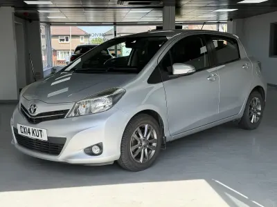 Used Toyota Yaris Plus 99 HP (72 kW) 2014 Silver Hatchback