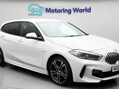 Używany BMW 118 M Sport 136 KM (100 kW) 2023 Biały Hatchback
