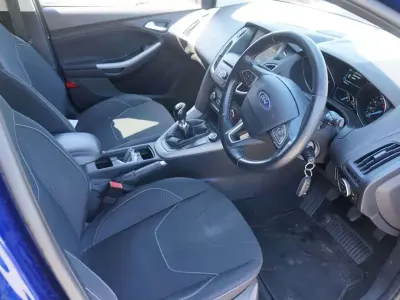 Used Ford Focus Zetec 125 HP (91 kW) 2015 Blue Hatchback