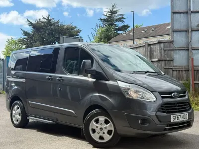 Usado Ford Tourneo Titanium 130 HP (95 kW) 2017 Cinzento Monovolume