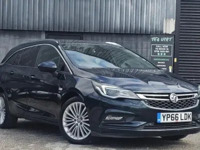 Used Vauxhall Astra Elite 136 HP (100 kW) 2016 Green Estate