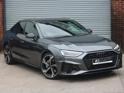 Begagnad Audi A4 Black Edition 2022 Grå Sedan