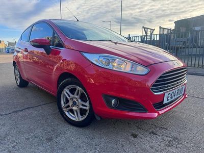Used Ford Fiesta Zetec 82 HP (60 kW) 2014 Red Hatchback