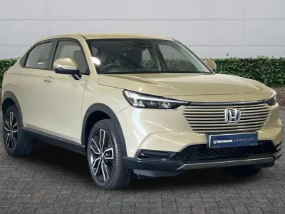 Used Honda HR-V Elegance 131 HP (96 kW) 2023 Beige SUV