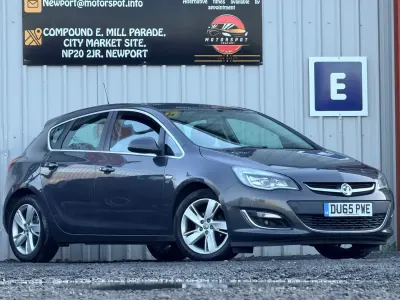 Second-hand Vauxhall Astra SRi 115 CP (84 kW) 2015 Gri Hatchback