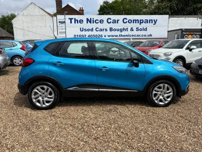 Begagnad Renault Captur Dynamique 90 HK (66 kW) 2015 Blå SUV