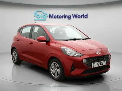 Używany Hyundai i10 SE 67 KM (49 kW) 2023 Czerwony Hatchback