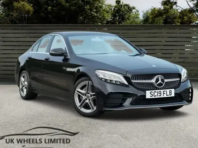 Usado Mercedes C200 AMG line 2019 Negro Berlina