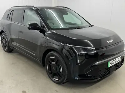 Begagnad Kia EV3 GT-Line S 147 kW (201 HK) 2025 Svart SUV