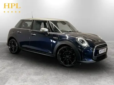Używany Mini Cooper Exclusive 136 KM (100 kW) 2022 Czarny Hatchback