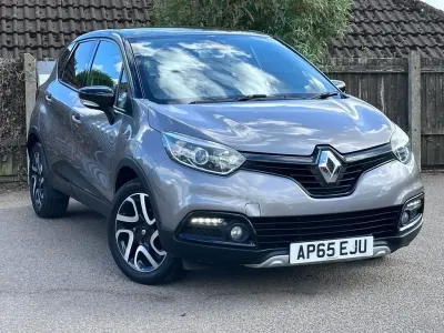 Usado Renault Captur Dynamique 90 HP (66 kW) 2015 Cinzento SUV