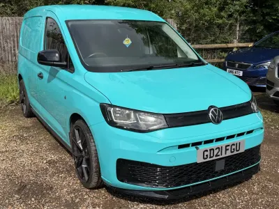 Begagnad VW Caddy 102 HK (75 kW) 2021 Vit Minibuss