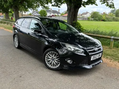 Używany Ford Focus Zetec 115 KM (84 kW) 2012 Czarny Kombi