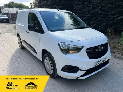 Used Vauxhall Combo Sportive 100 HP (73 kW) 2020 White MPV