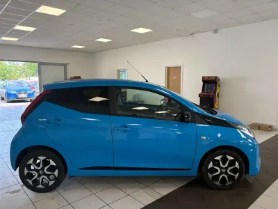 Used Toyota Aygo Trend 72 HP (52 kW) 2019 Blue Hatchback
