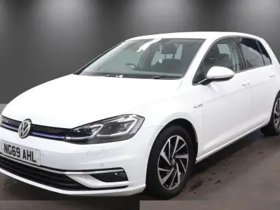 Begagnad VW Golf VII Edition 130 HK (95 kW) 2020 Vit Halvkombi