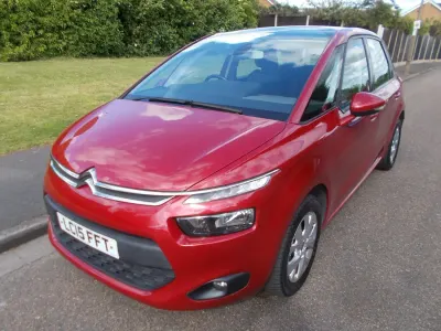 Używany Citroën C4 Picasso VTR Sport 115 KM (84 kW) 2015 Czerwony Minivan
