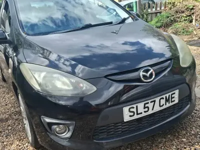 Begagnad Mazda 2 Inclusive 103 HK (75 kW) 2007 Svart Halvkombi