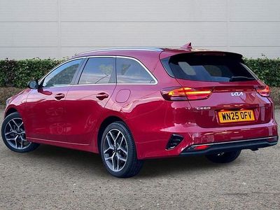 Used Kia Ceed 138 HP (101 kW) 2025 Red Hatchback