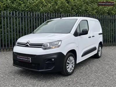 Used Citroën Berlingo 100 HP (73 kW) 2021 White MPV