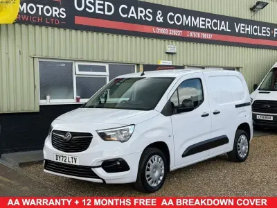 Używany Vauxhall Combo Sportive 100 KM (73 kW) 2022 Biały Minivan