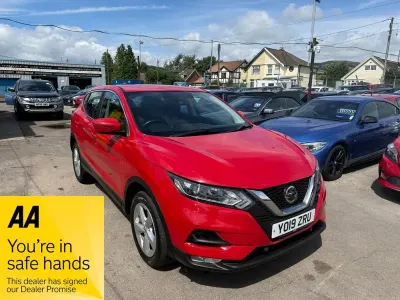 Used Nissan Qashqai Acenta Premium 115 HP (84 kW) 2019 Red SUV