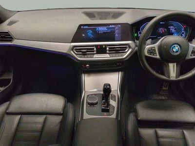 BMW 330e