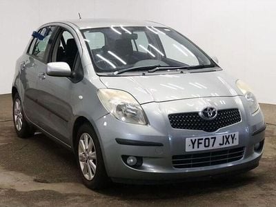 Used Toyota Yaris 85 HP (62 kW) 2007 Silver Hatchback