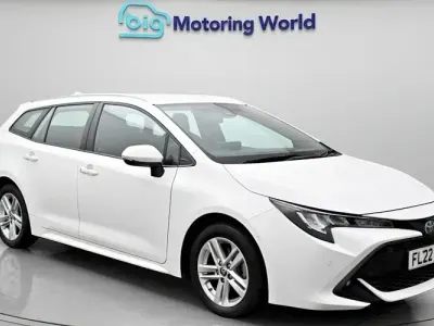 Used Toyota Corolla 122 HP (89 kW) 2022 White Estate